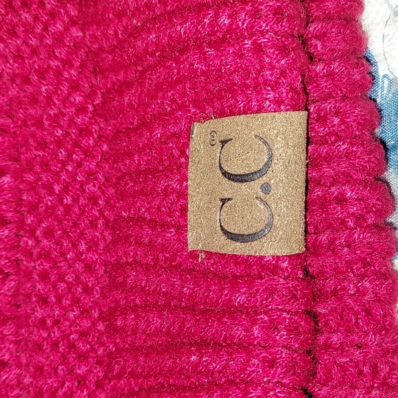 C.C. Ponytail beanie - Picture 2 of 5